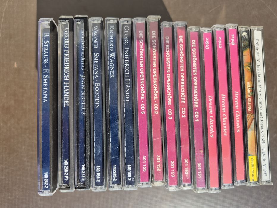 Vând Lot 16 CD cu muzica clasica mixta de colectie,compozitorii celebrii