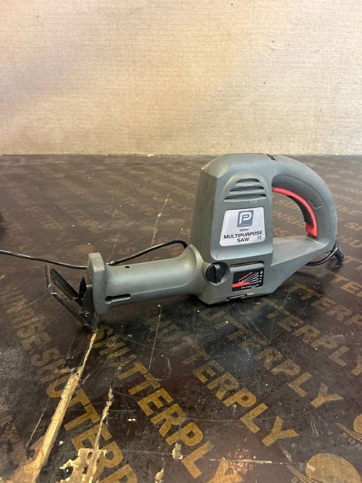 Прав трион нож,нов в куфар внос от Англия