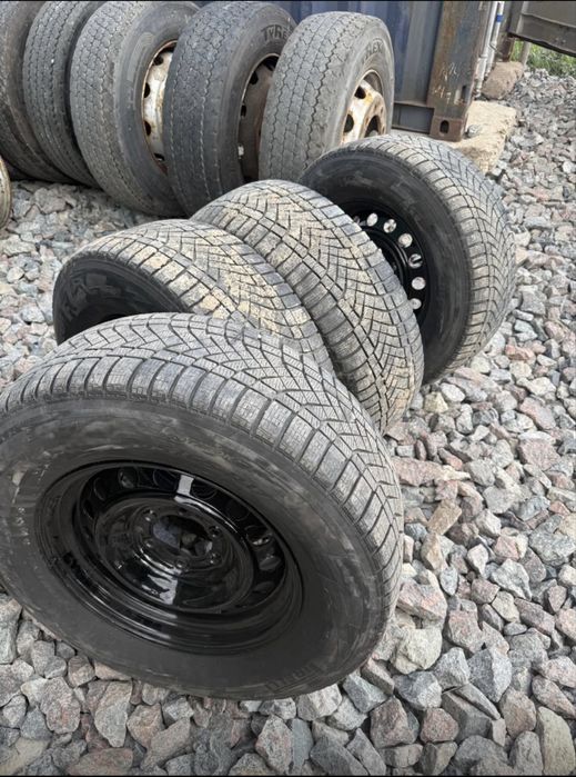 Продам резину Pirelli с дисками r17