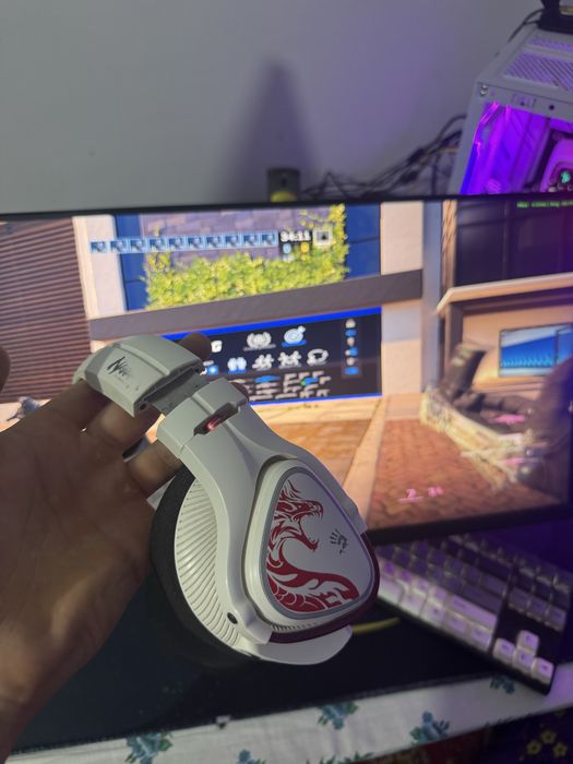 Продам наушники bloody