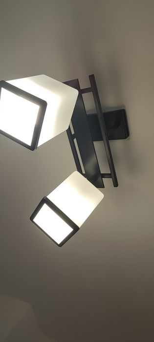 Lustra hol și lampa led baie
