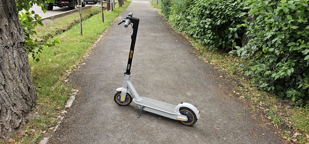 Продам электросамокат Ninebot