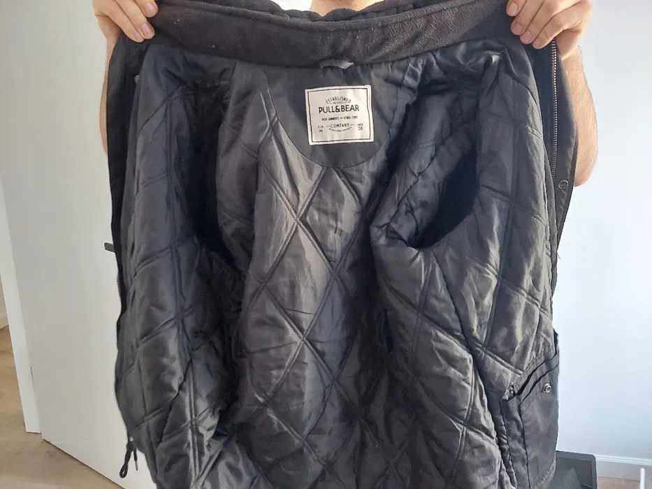 Vând geaca Pull&Bear barbati mărimea M in stare buna
