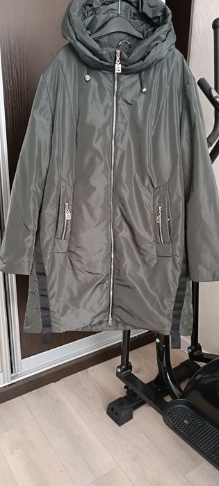 Продам куртку демисезонную