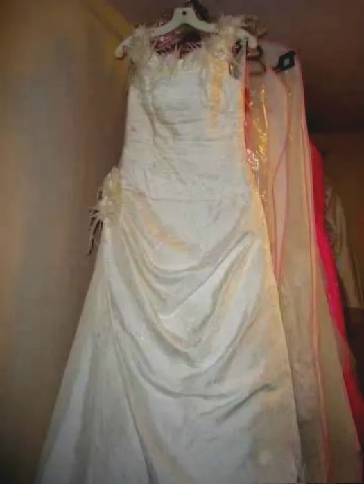 Vand rochie mireasa Pronovias+bonus pantofiori mireasa stare impecabil