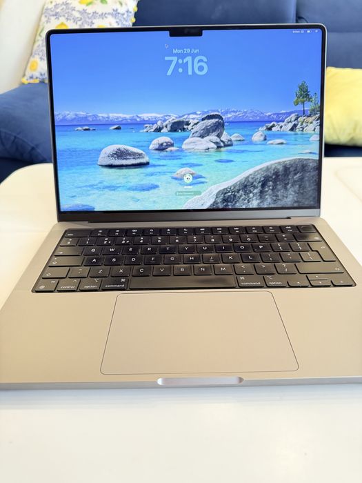 Macbook  Pro 14 M1 Max, 64Gb RAM, 1TB SSD *Перфектен*