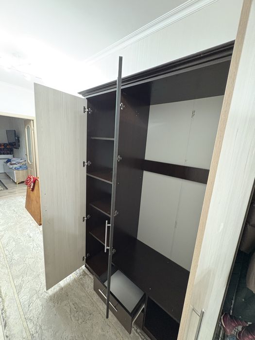 Продам шкаф для прихожей