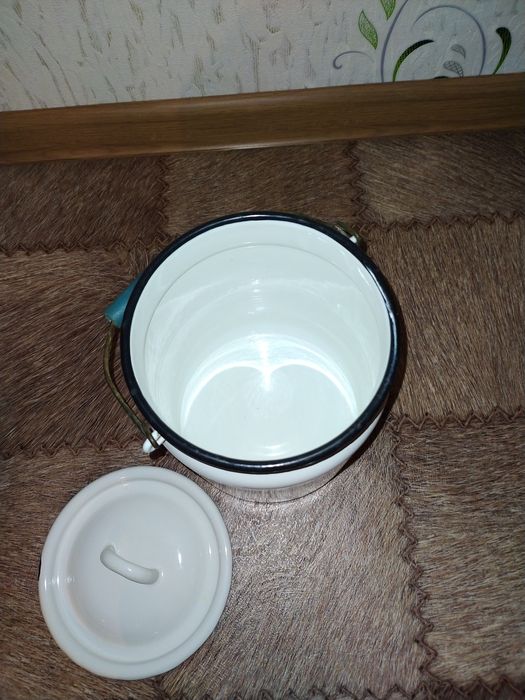 Продам эмалированый бидон