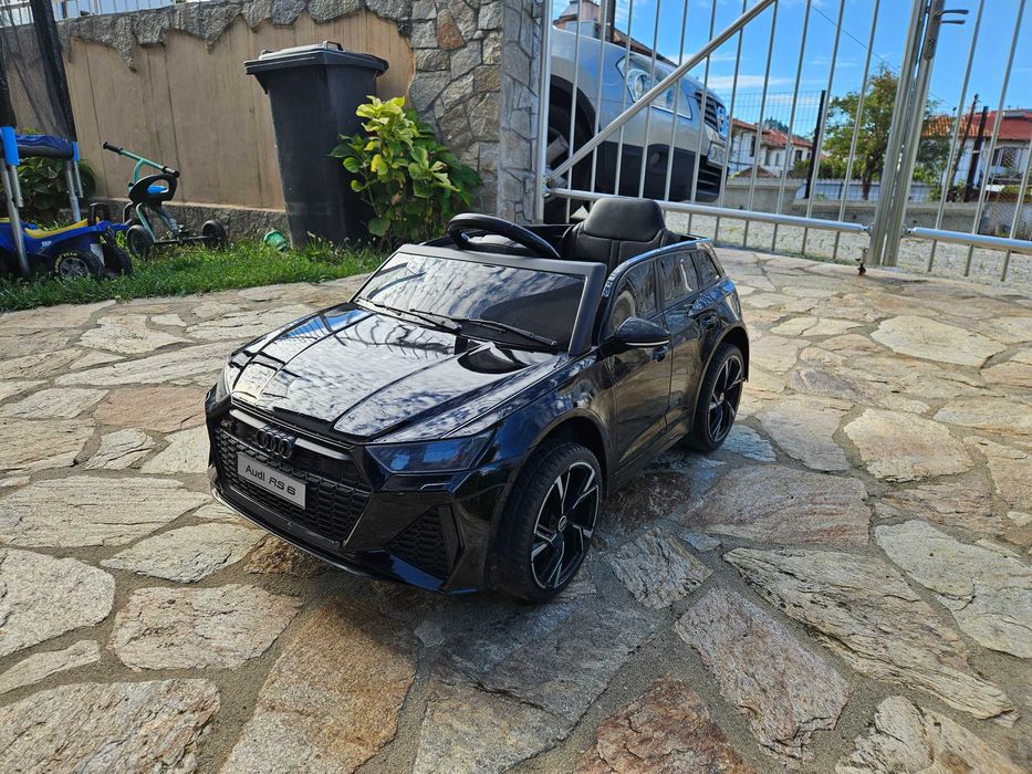 Акумулаторен джип Audi RS6