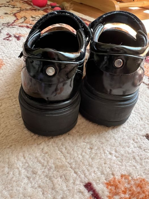 Pantofi negri, Lasocki, piele lacuita, 34