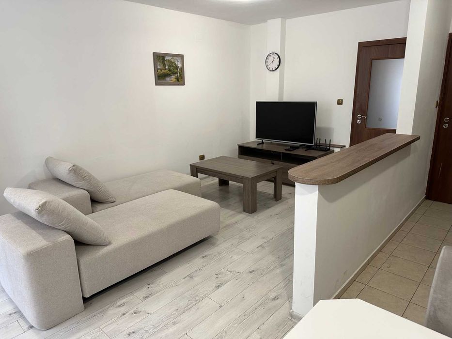 Дава се под наем Двустаен апартамент в София, Хладилника - 65 кв.м за 648.21 € - Снимка #1