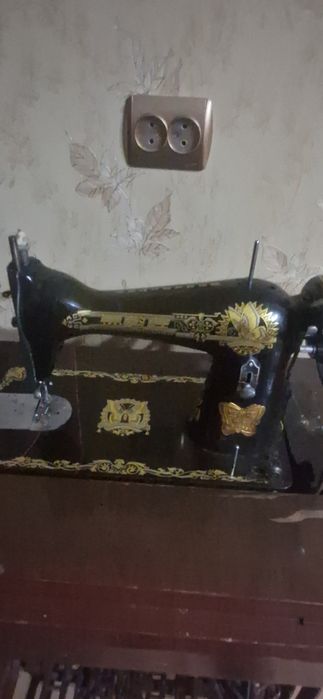 Швейная машинка ретро