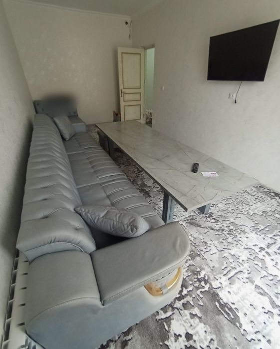 Зал учун дивани сотилади 4 талик, 3 та пуфиги бн .бурчаги йук