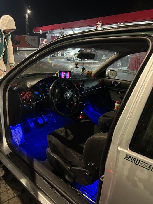 Vând golf4 coupe 1.9tdi 6trepte ușor negociabil