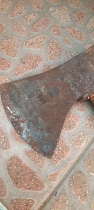 Немска Брадва за Цепене на Дърва