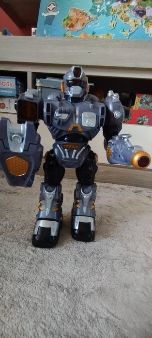 Интерактивен робот за деца