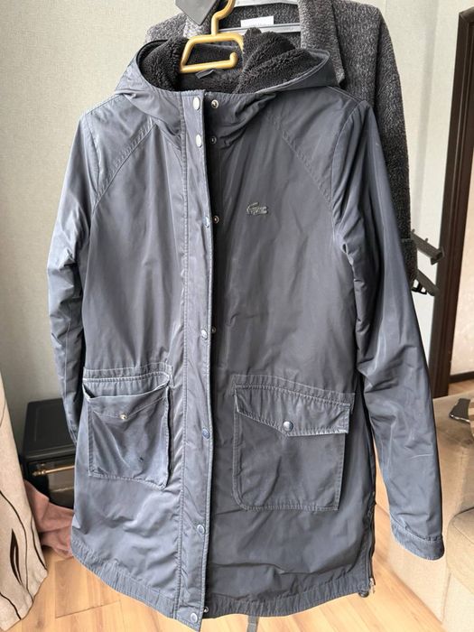 Женская куртка Lacoste с капюшоном