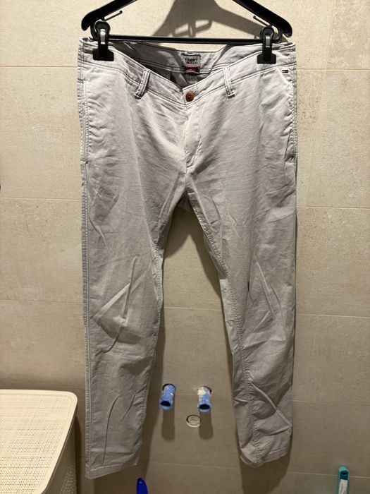 Vand pantaloni casual Tomi Hilfiger