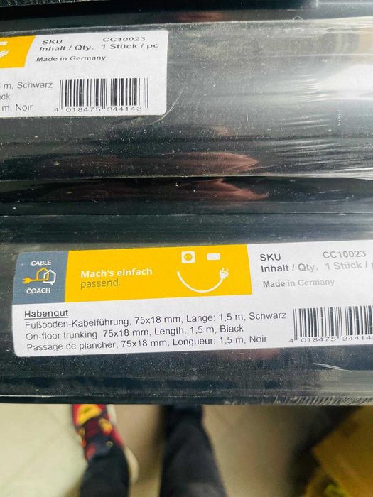 Plinta semicirculara Habengut PVC pentru gestionarea cablurilor