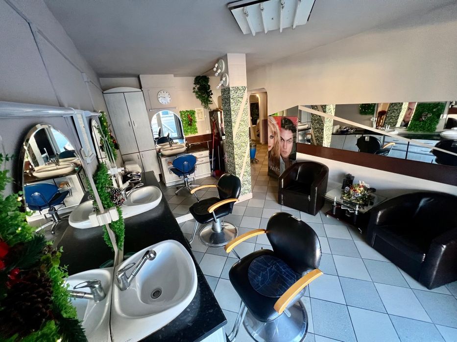 Posturi de inchiriat la Salonul de înfrumusețare Belle-Amie,închiriază