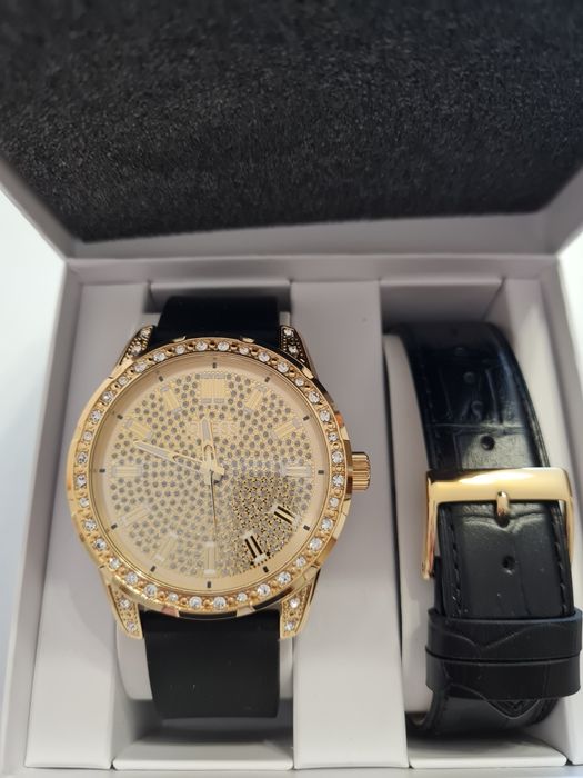 Нов Часовник GUESS