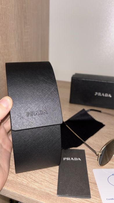 Ochelari de soare Prada
