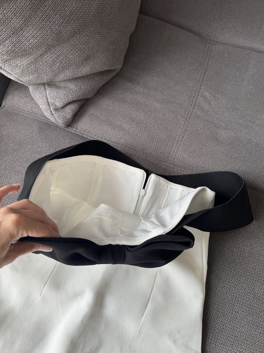 Рокля с черна панделка