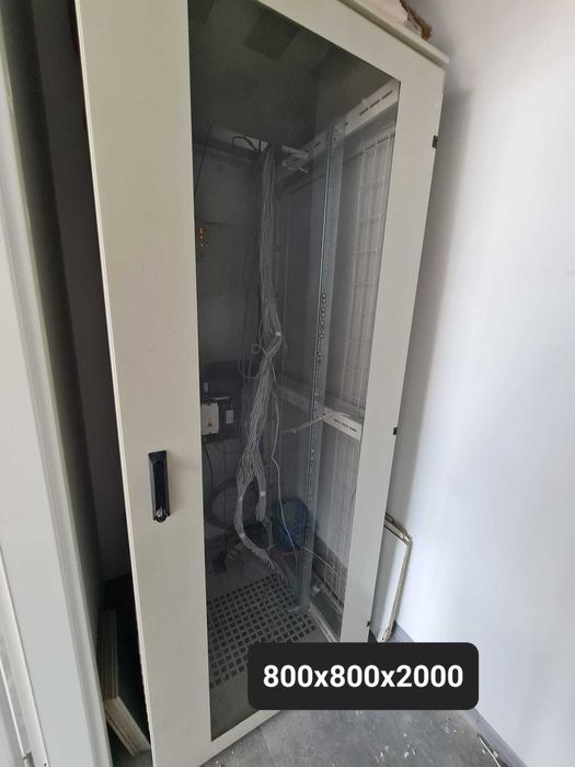 Dulap rack server 19 inch 42U 600x800x2000mm, de podea, alb si negru