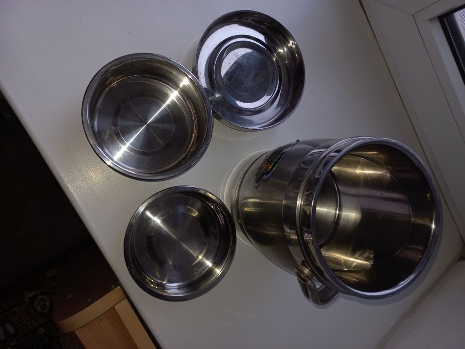 Срочно продам термос с контейнерлер для еды