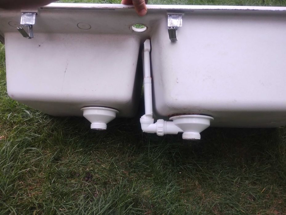 Кухненска мивка с две корита