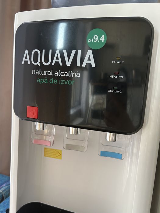 Dozator de apa Aquavia cu 4 bidoane H2On de 19L