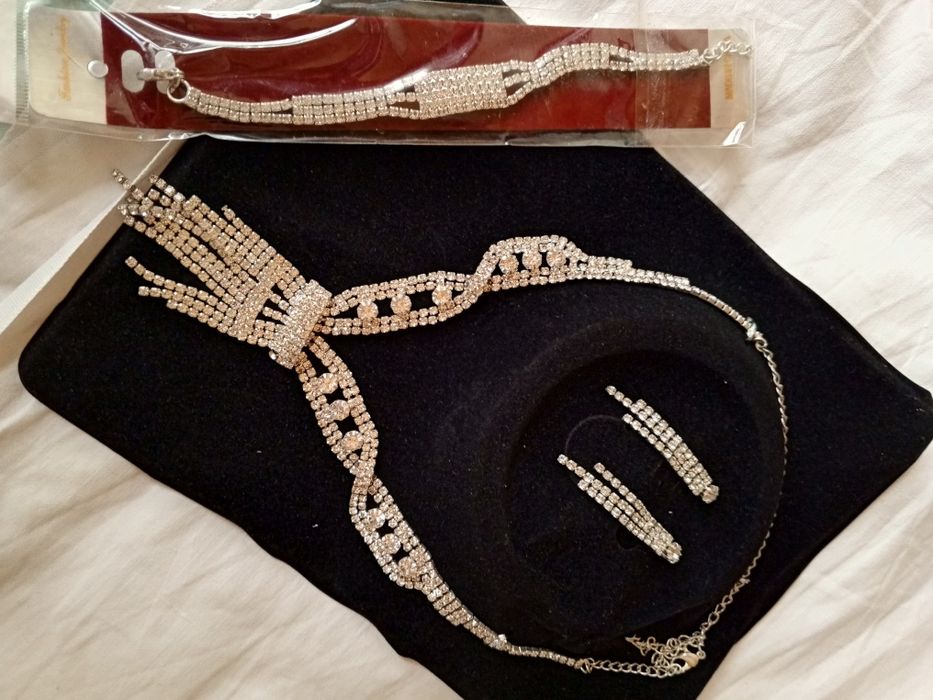 Бижутерия нарядная