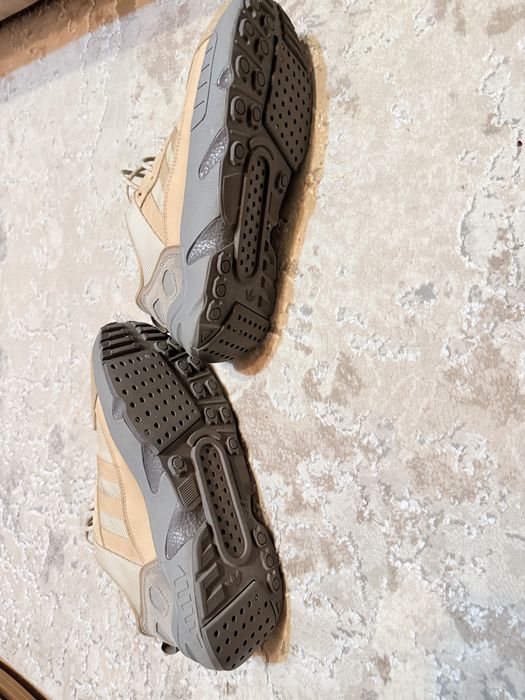 Adidasi adidas