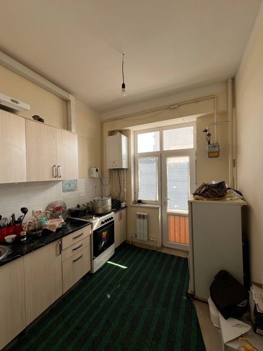 Yashl bozor kino teatr orqasidagi 9 qavatli domni 7 qavati sotiladi