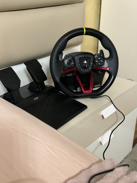 Продавам Hori Racing Wheel Apex PS4 PS5
