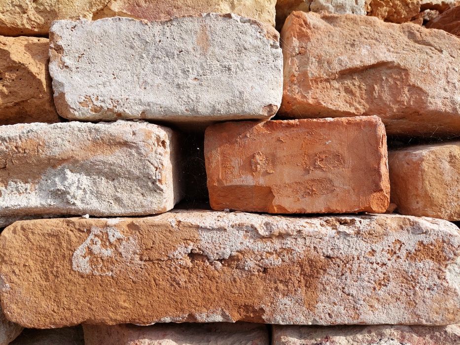 Vând cărămidă provenita din constructii