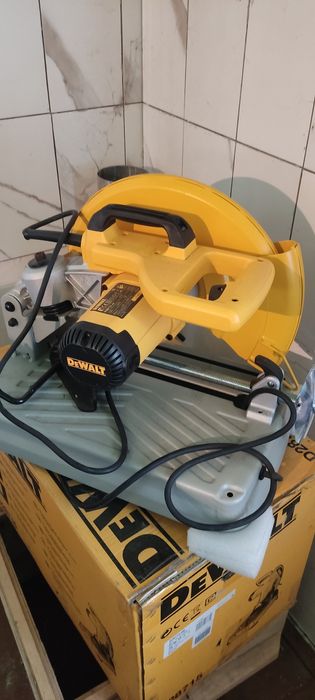 Монтажная пила De Walt