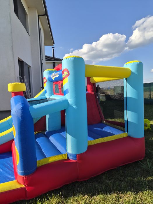 Castel gonflabil de închiriat