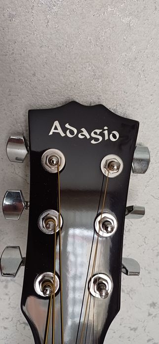 Продам гитару новая