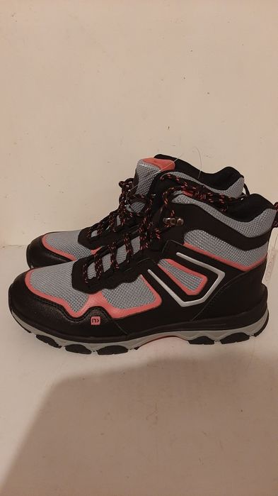 НОВИ  ! Дамски  Туристически  Обувки  - N 39 и 41
