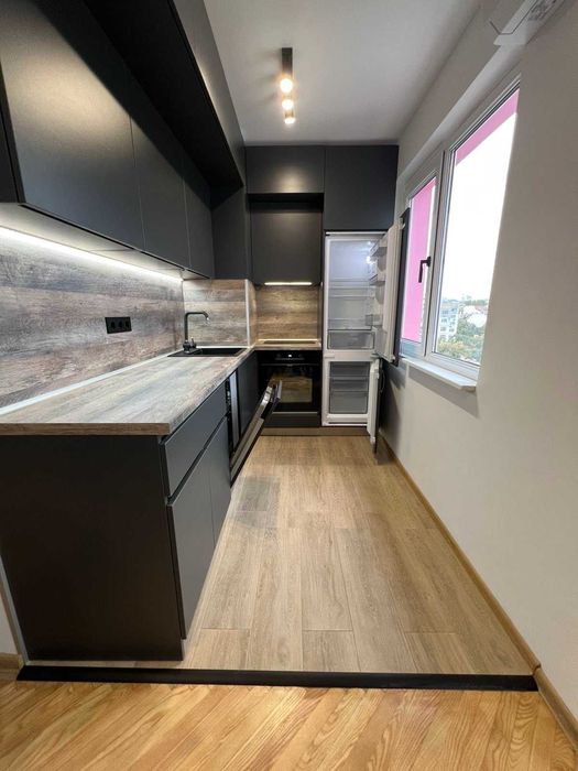 Продава се Четиристаен апартамент в Варна, Левски - 90 кв.м за 2523 €/кв.м - Снимка #2