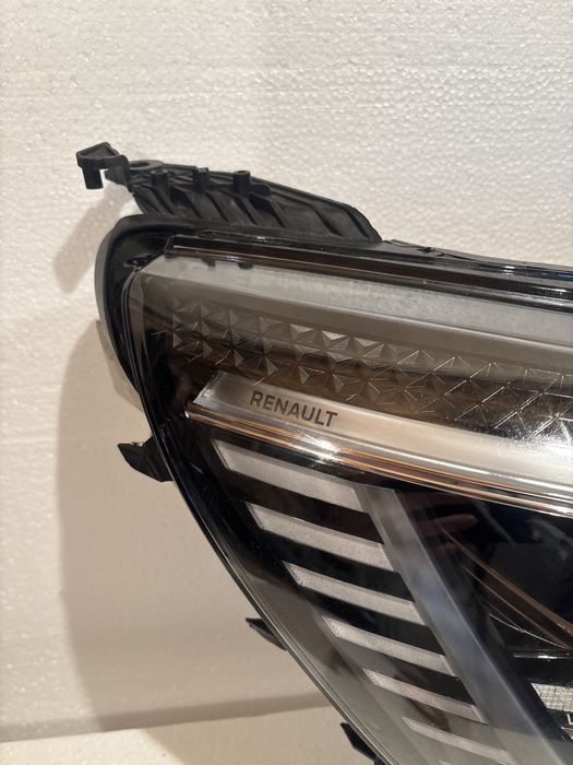 Фар Renault Megane IV