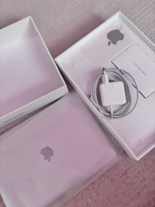 Macbook air M1.