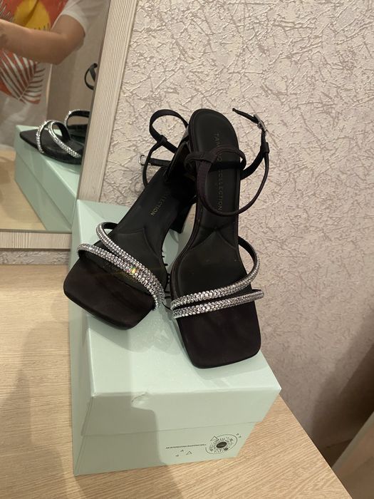 Туфли со стразами