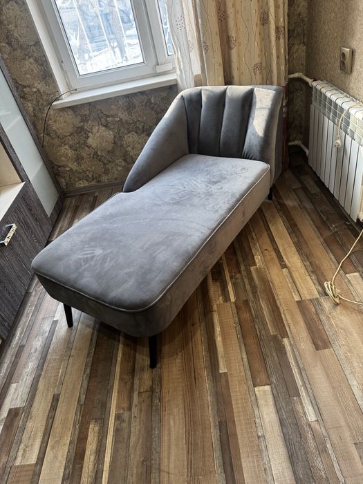 Диван интерьерный