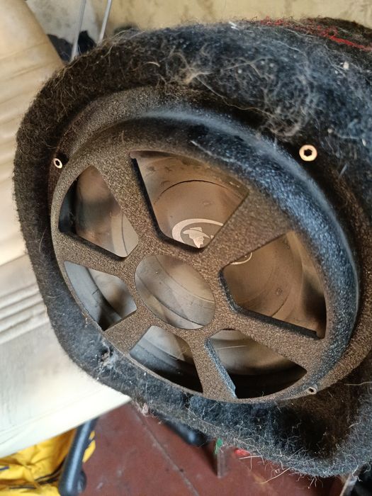 Продам сабвуфер в хорошем состоянии