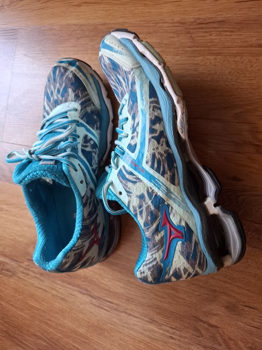 Mizuno маратонки 40 номер.
