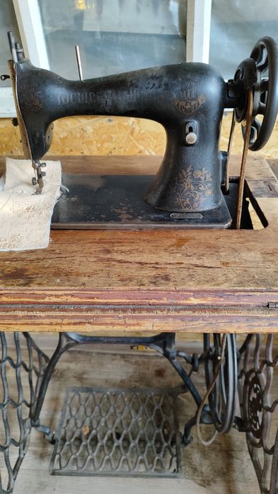 Швейная машинка ножная СССР
