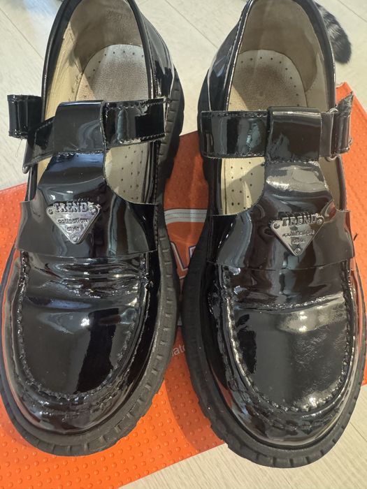 Продам школьные туфли для девочки Tiflani