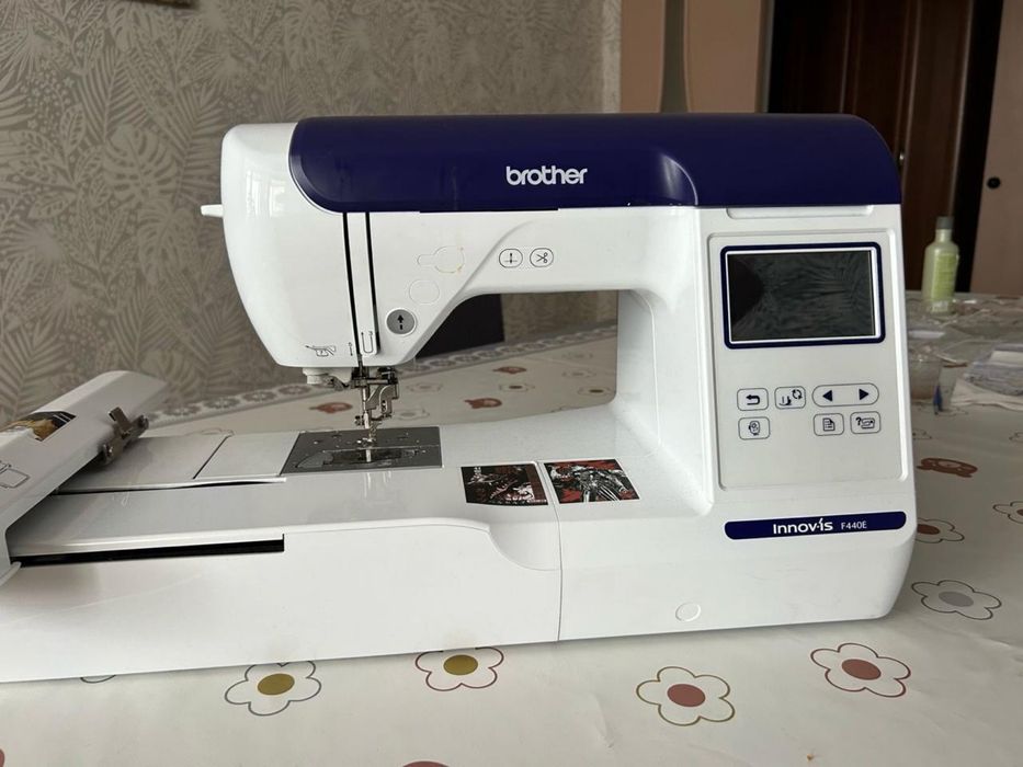 Швейно-Вышивальная машинка